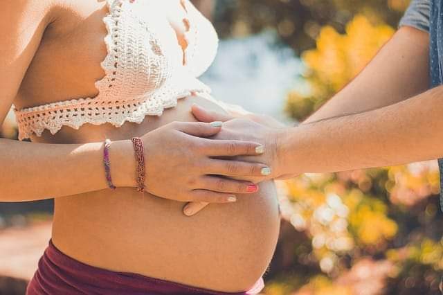 Yoga in gravidanza per la coppia
