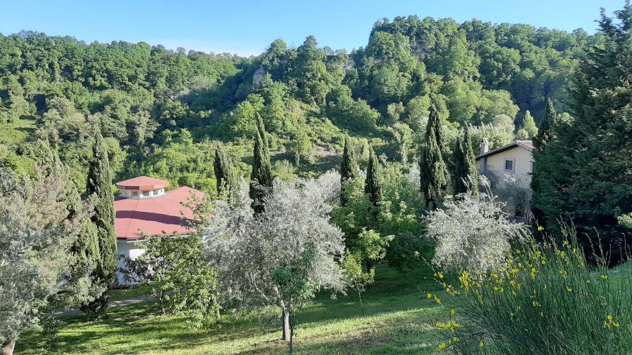 Frequenze interiori - retreat olistico con suoni, yoga e mindfulness in Valle dei Calanchi, Lazio